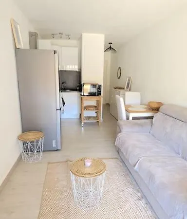 公寓 Studio Avec Terrasse Ensoleillee Et Piscine